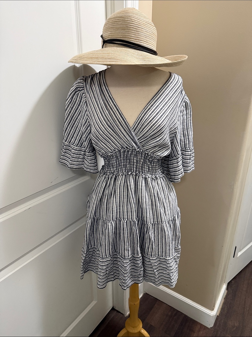 NWT Max Studio cotton Striped Smocked-Waist V-Neck Dress - Blue & White